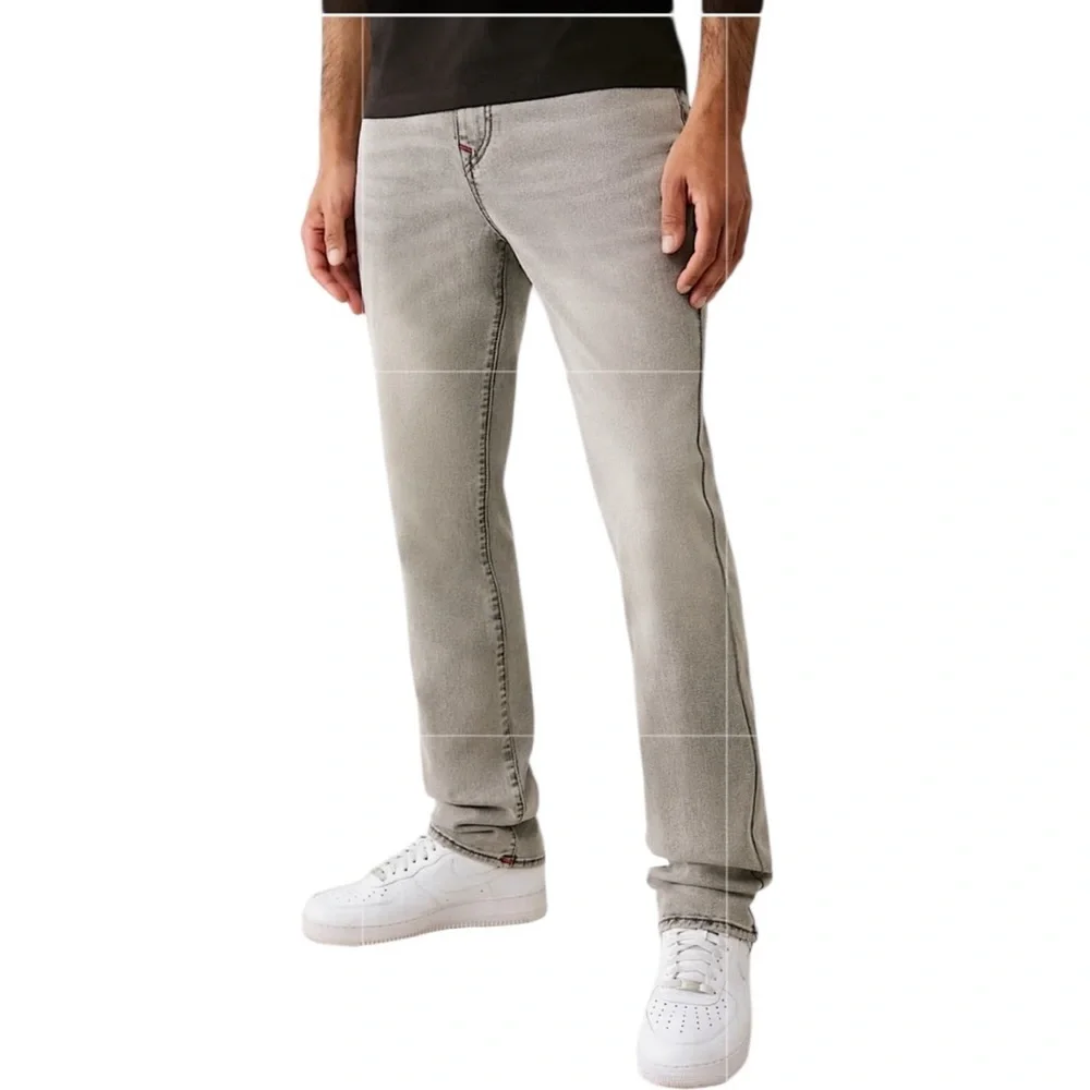 NEW True Religion The Ricky Relaxed Straight Jean Grey Silvery‎ Wash Size 32